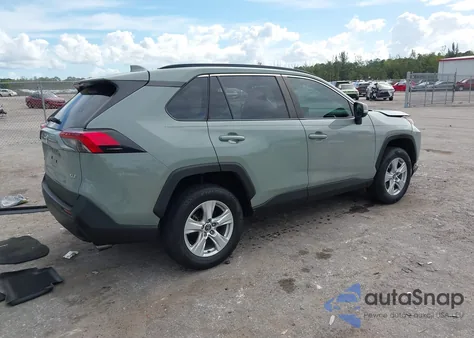 2019 Toyota Rav4 Xle z USA, uszkodzony, nr VIN 2T3W1RFV0KW052550